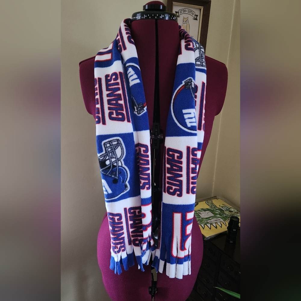 NY Giants football theme scarf